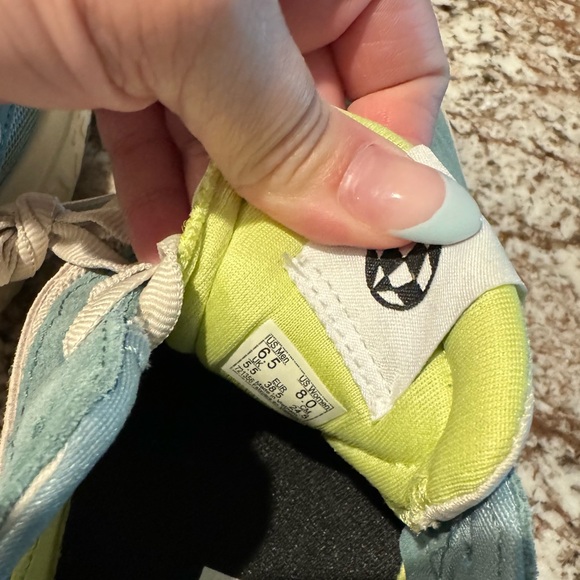 Vans UltraRange Sneakers - Picture 15 of 16